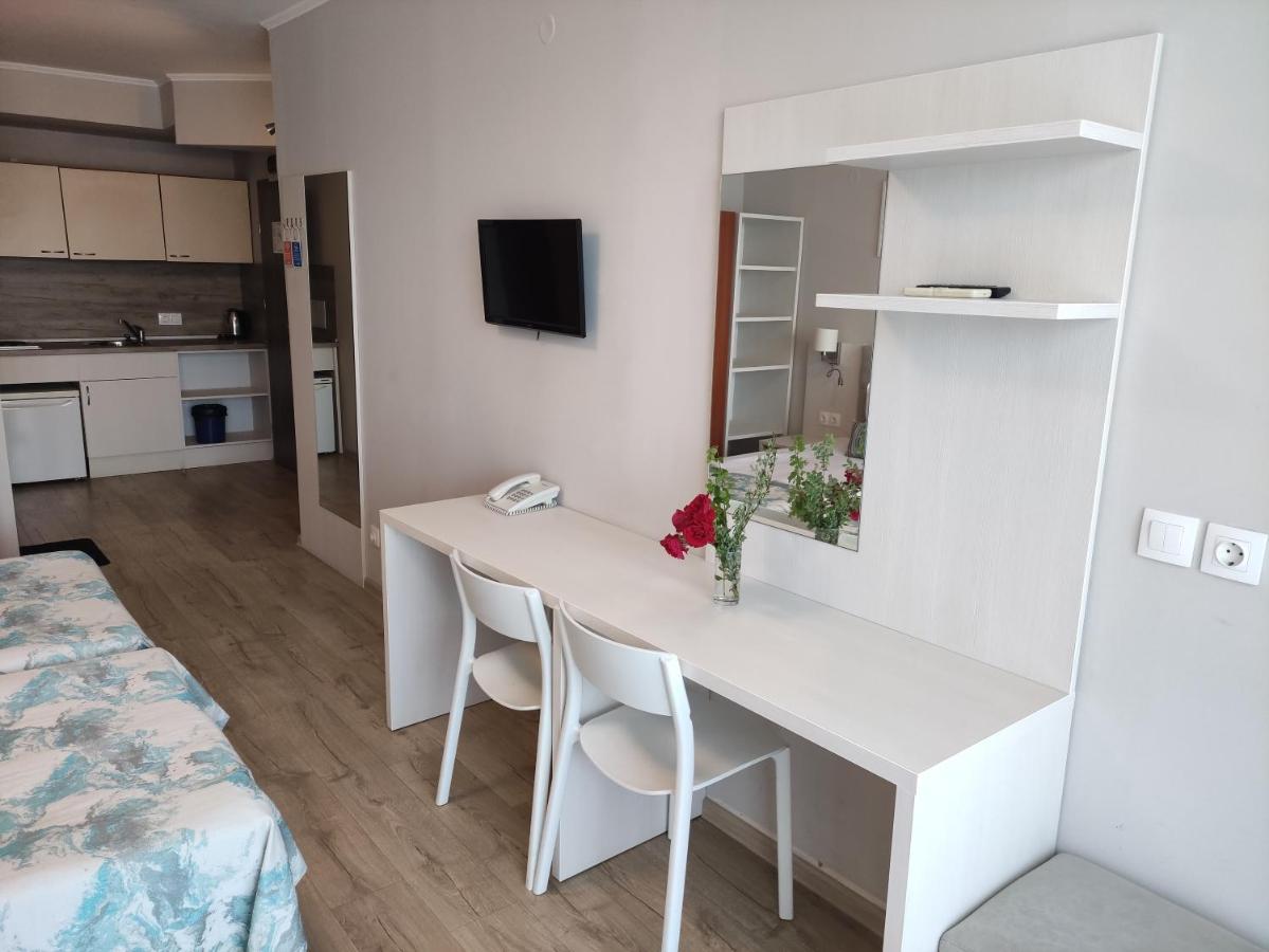 Helios Hotel