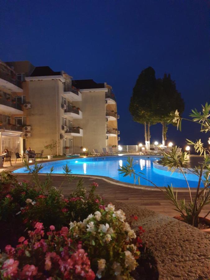 Helios 3*
